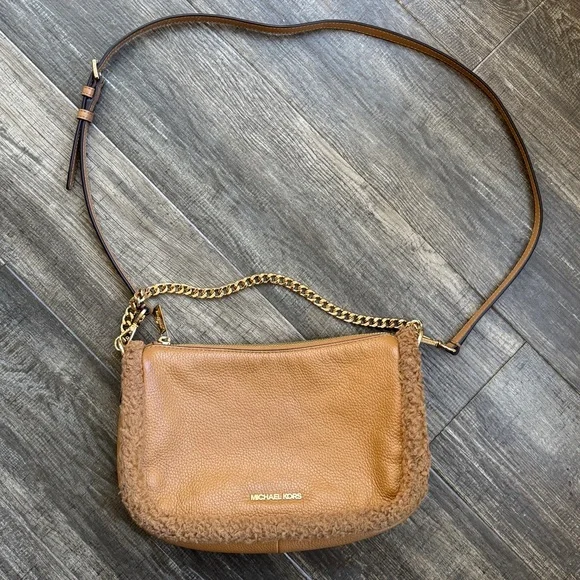 Michael Kors Carmela Pochette Cross Body Bag Leather Shearling Faux Fur Trim - Picture 1 of 5
